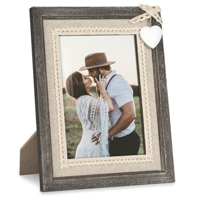 4x6 Rustic Picture Frame White Heart Picture Frame Cute Burlap Distressed Wood Photo Frames Farmhouse Decor for Wall or Tabletop Display Birthday Gifts for Mom Grandma