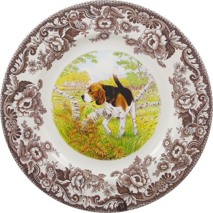 WOODLAND DINNER PLATE BEAGLE HUNTING CABIN LODGE AND COTTAGE DCOR MADE IN ENGLAND FROM FINE EARTHENWARE MICROWAVE AND DISHWASHER SAFE 105 IN