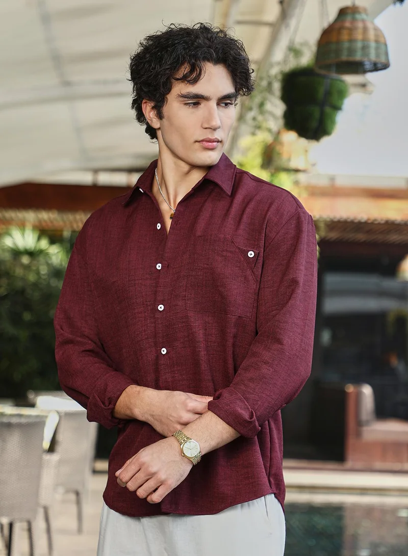 كامبوس سوترا Men's Wine Red Modular Solid Oversized Shirt For Casual Wear | Spread Collar | Long Cuffed Sleeves | Button Closure | Oversized Shirt Crafted With Comfort Fit For Everyday Wear
