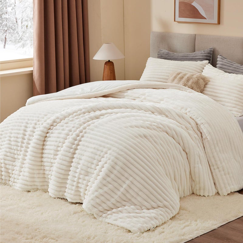 BEDELITE BEDELITE Fleece Queen Comforter Set -Super Soft & Warm Fluffy Cream White Bedding, Luxury Fuzzy Heavy Bed Set for Winter with 2 Pillow Cases  - Image 2