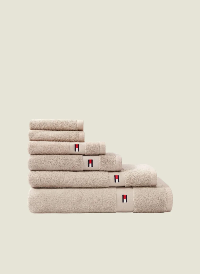 Tommy Hilfiger 520 GSM Legend Towel - 40x60cm