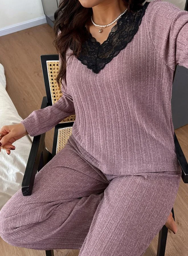 تايك تو طقم بيجاما محبوك مضلع بياقة V وتفاصيل دانتيل