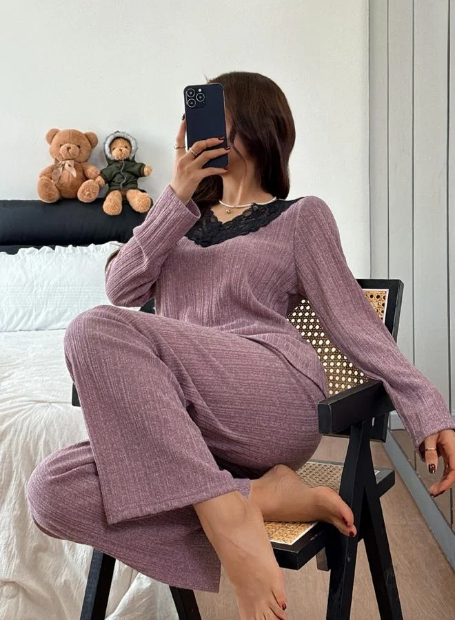تايك تو طقم بيجاما محبوك مضلع بياقة V وتفاصيل دانتيل