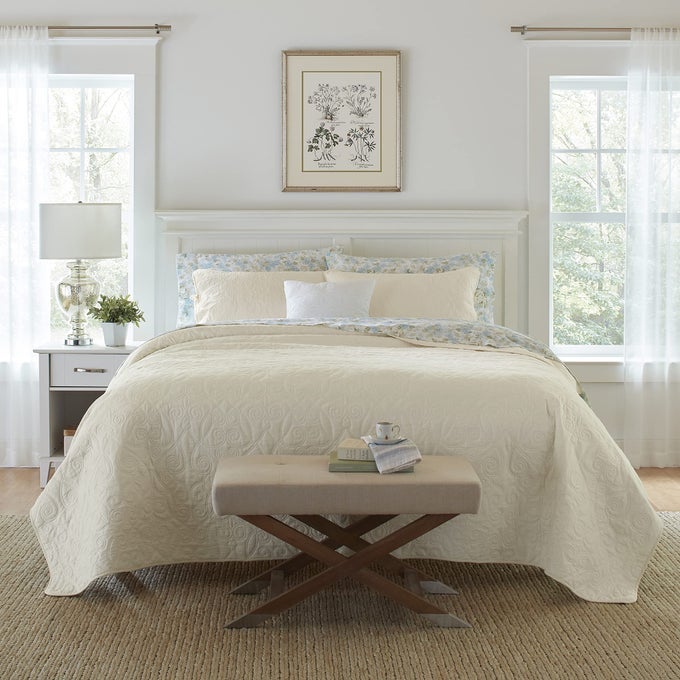 FELICITY COLLECTION QUILT SET 100 COTTON REVERSIBLE ALL SEASON BEDDING WITH MATCHING SHAMS PREWASHED FOR ADDED SOFTNESS TWIN IVORY