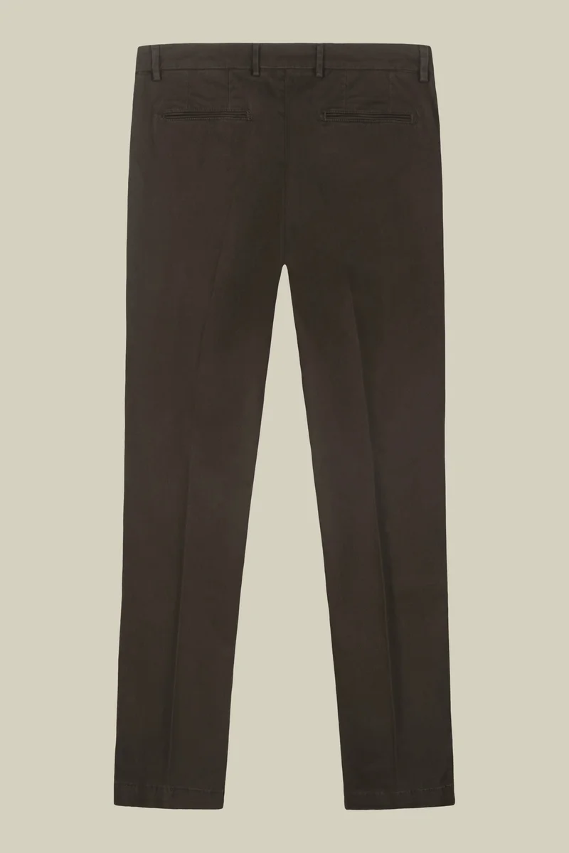 Doppelganger Brown Classic men's chinos in regular fit with stretch twill construction - DK Brown for Men | Best Price UAE