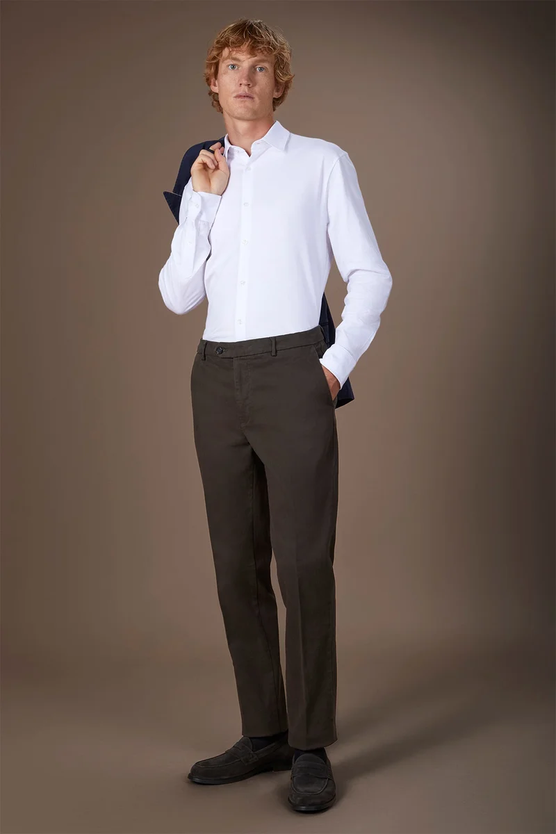 Classic men's chinos in regular fit with stretch twill construction - Dk Brown