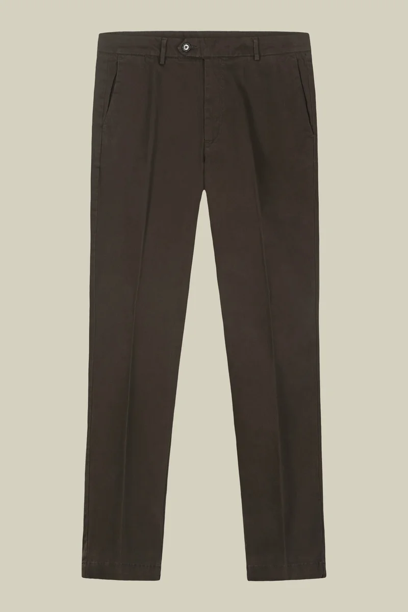 Doppelganger Brown Classic men's chinos in regular fit with stretch twill construction - DK Brown for Men | Best Price UAE