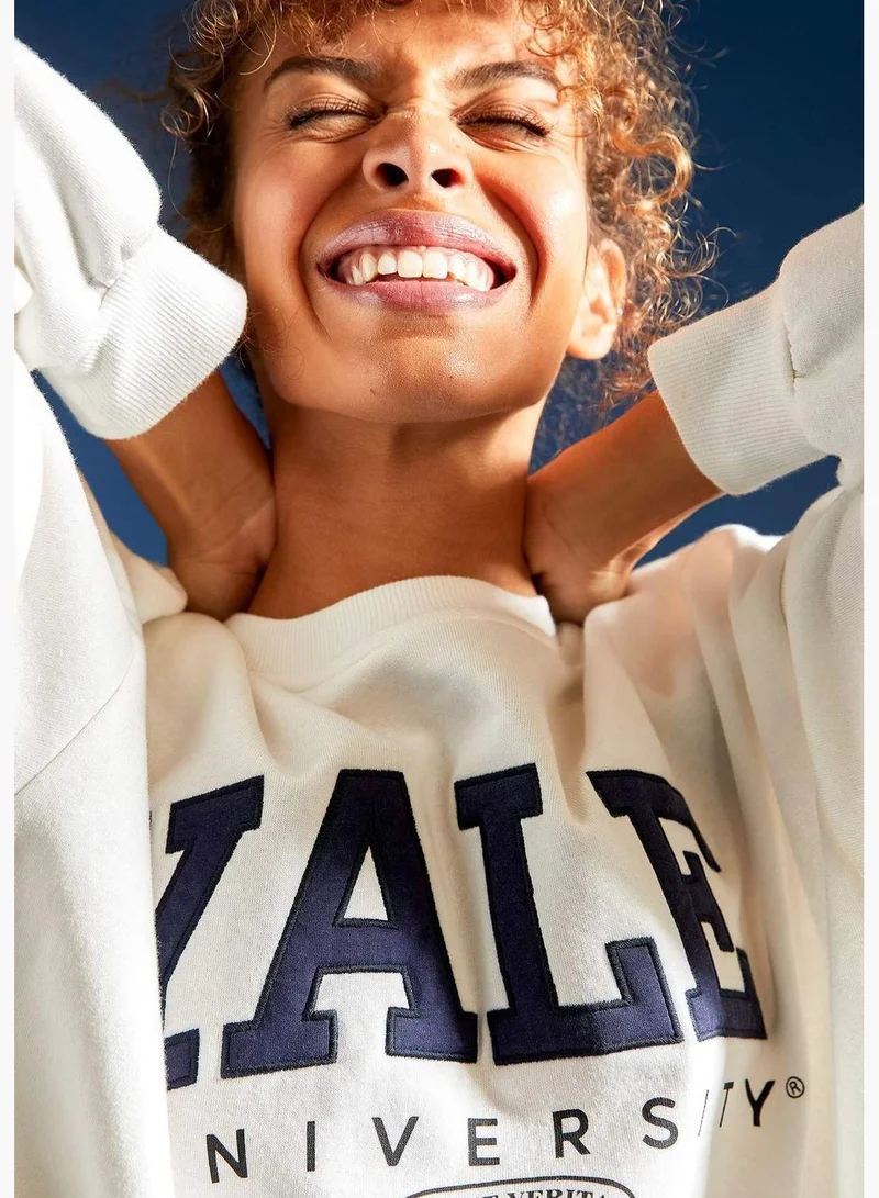 ديفاكتو Yale University Licenced Oversize Long Sleeve Sweatshirt