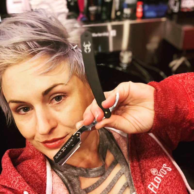 Black Widow Professional Barber Straight Edge Razor â€“ Stainless Steel Shavette, 1.5 mm Blade Exposure, Matte Black & chrome, 10 Double Edge Blades (20 Single-Edge) for Lineups & Beard Shaping - Image 3