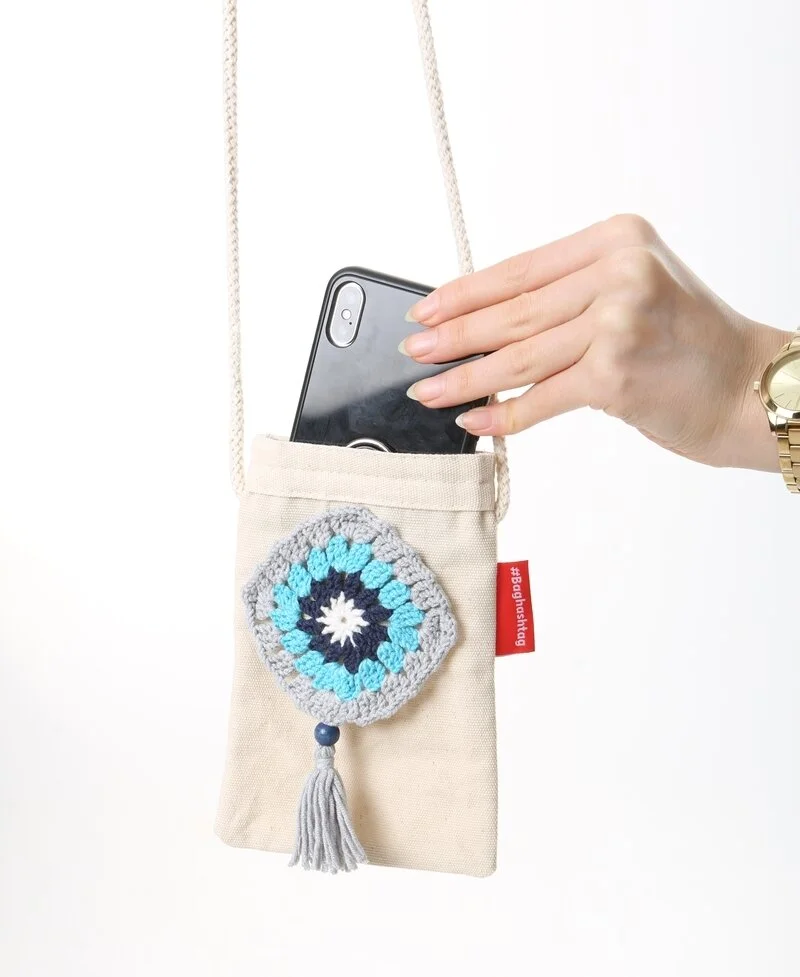 باجهاشتاج Blue Pattern Hand Embroidered Canvas Phone Bag