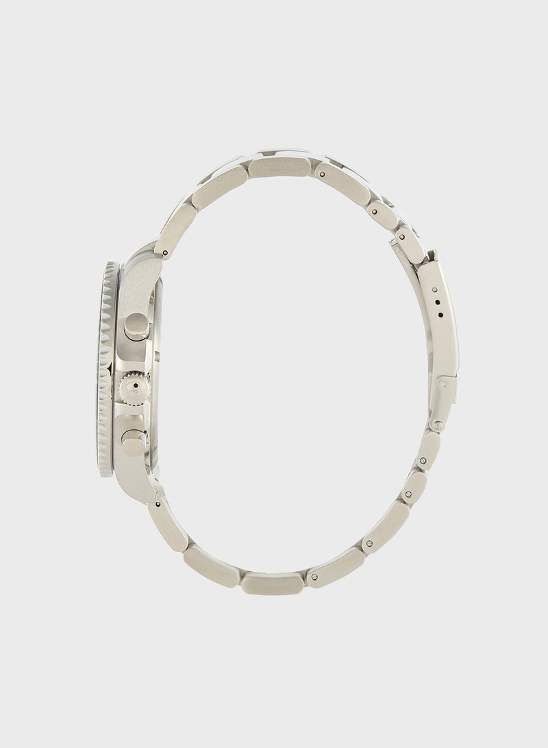 Victorinox Maverick  Analog Watch  - Image 3