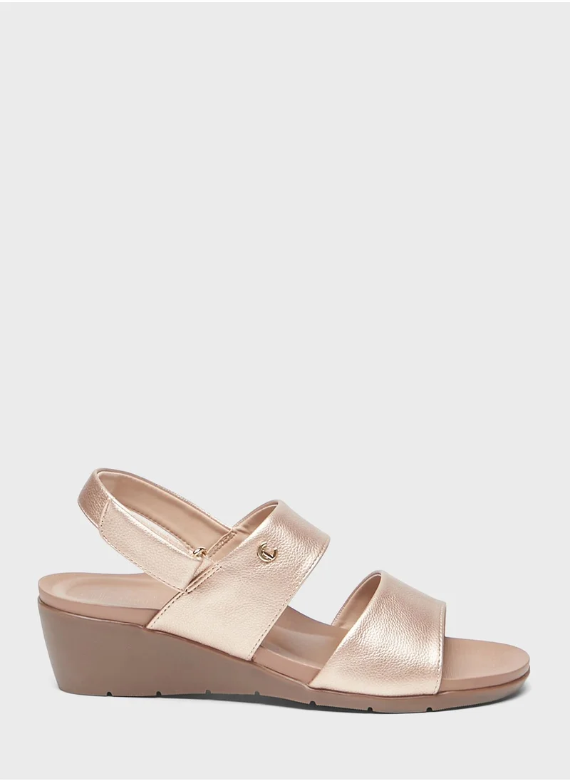 لو كونفورت Multi Strap Wedge Sandals