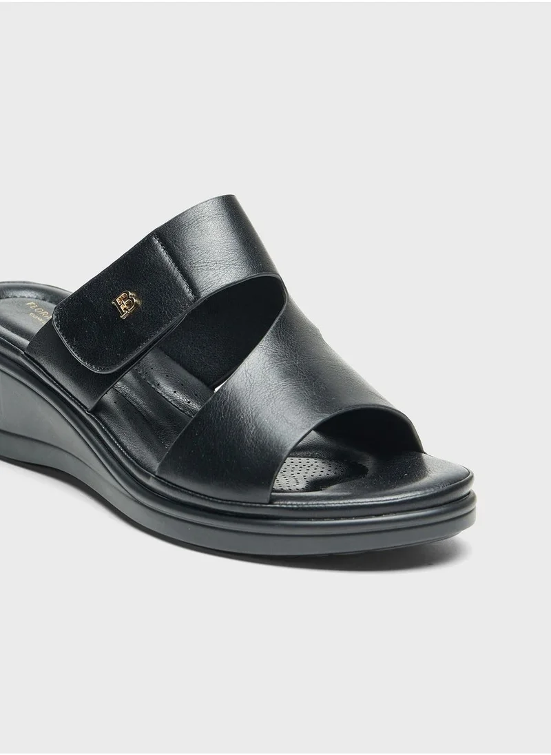 shoexpress Double Strap Wedge Sandals
