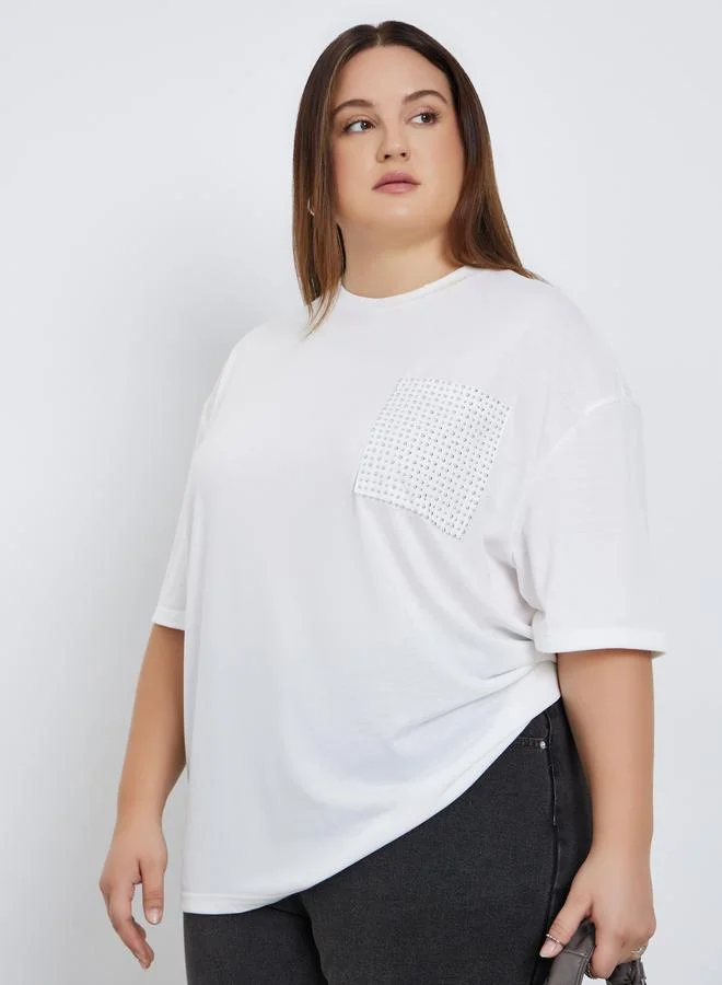Styli Styli Plus Size White Studded Pocket Detail T-Shirt