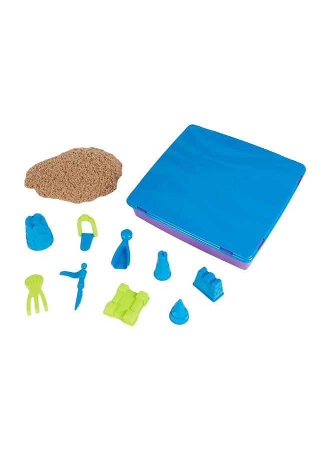 Kinetic Sand مجموعة ألعاب قلعة الشاطئ الفاخرة من رمال كينيتك (1.13 كجم) - Image 1