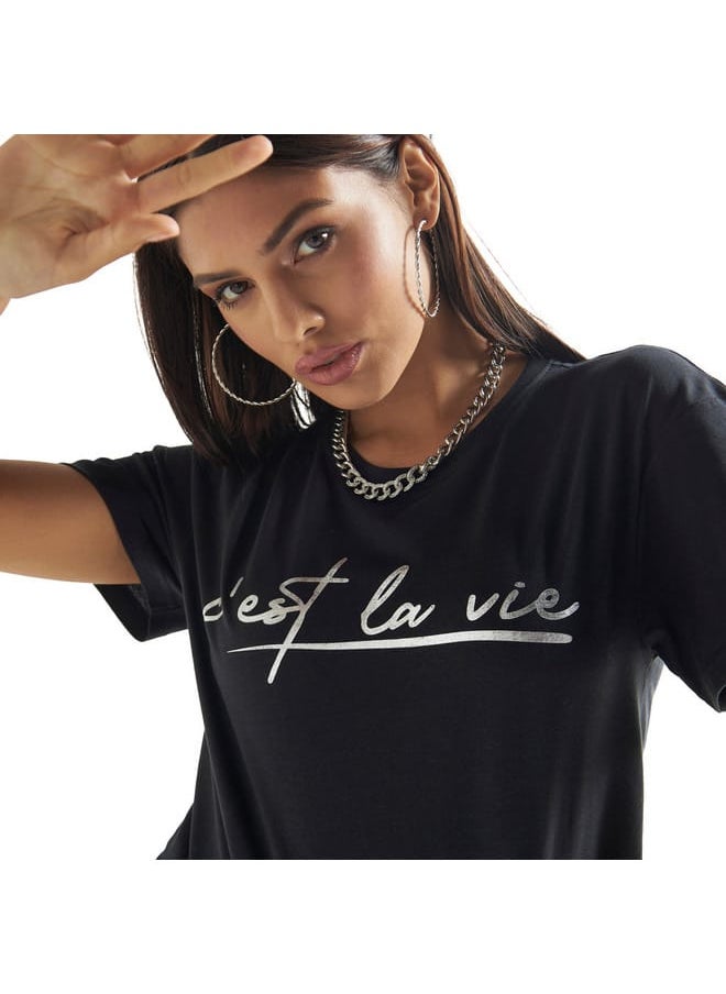 FAV Slogan Print T-shirt with Round Neck and Drop Shoulder Sleeves  - Image 4