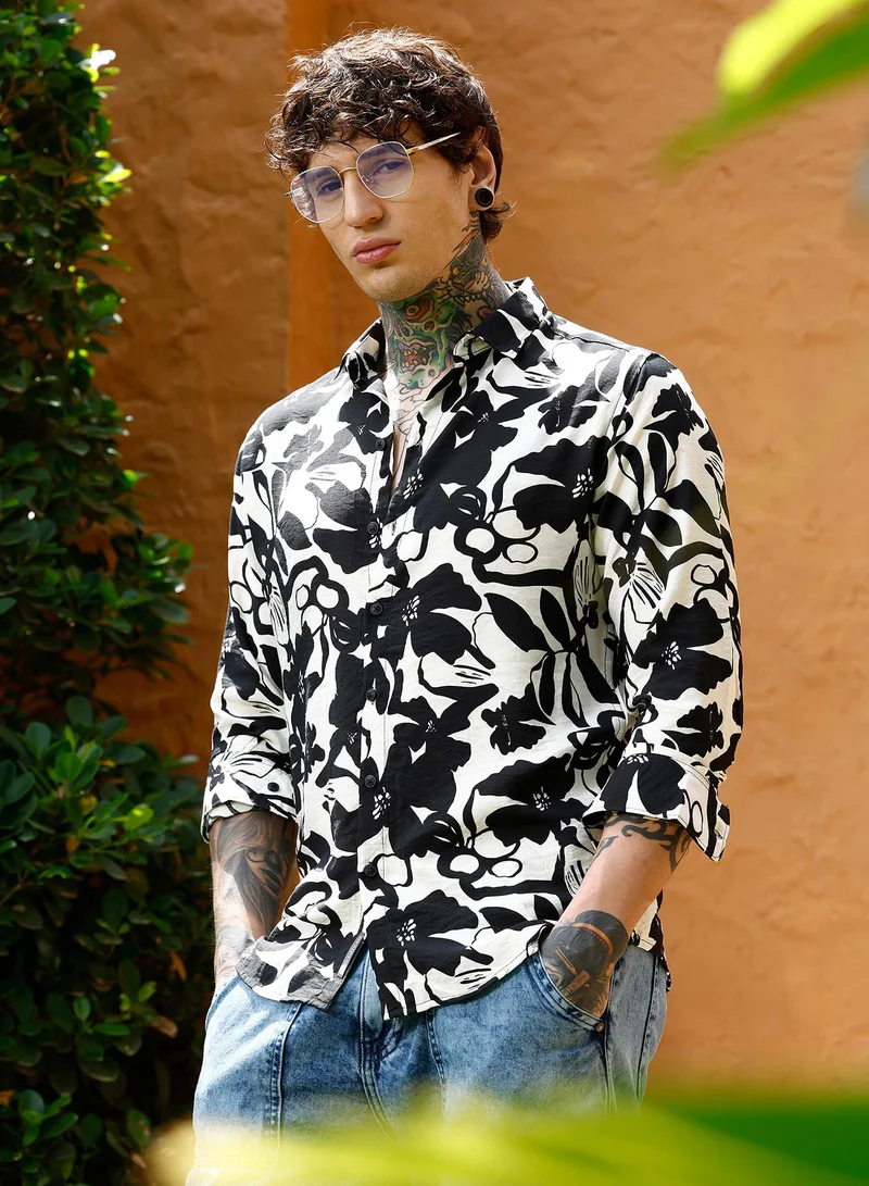كامبوس سوترا Campus Sutra Men Contrast-Botanical Imprint Shirt | Spread Collar Long Cuffed Sleeves | Button Closure Curved Hem | Floral-Print Plain | Woven Fabric For Casual & Daily Wear | Onyx Black