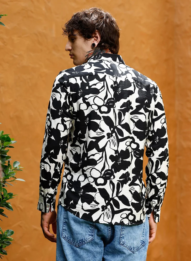 Campus Sutra Campus Sutra Men Contrast-Botanical Imprint Shirt | Spread Collar Long Cuffed Sleeves | Button Closure Curved Hem | Floral-Print Plain | Woven Fabric For Casual & Daily Wear | Onyx Black