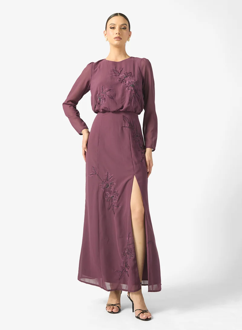 مايا Embroidered Detail Long Sleeve Maxi Dress