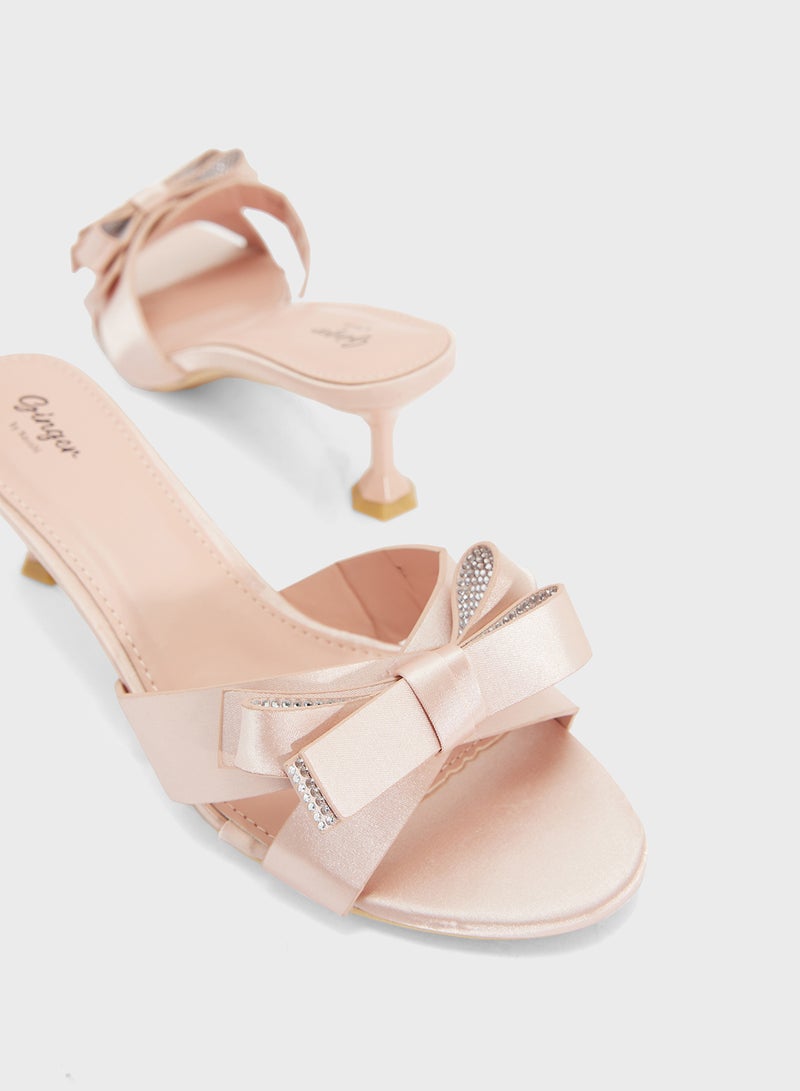 Ginger Low Heeled Sandal With Bow - Image 4