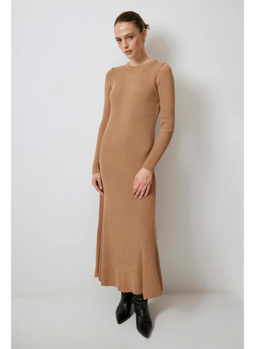 تاتشي Ribbed High Collar Knitwear Dress