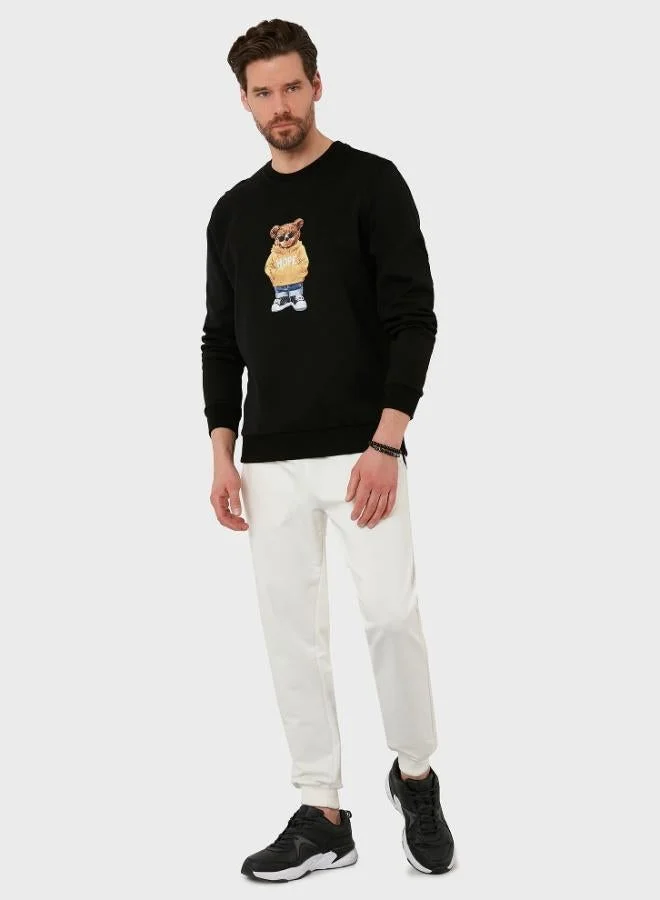 بوراتي سويت شيرت رجالي قطن مطبوع بياقة دائرية بقصة عادية من بوراتي