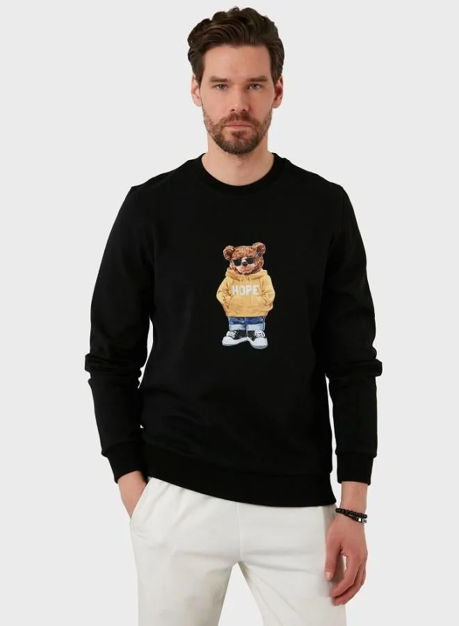 بوراتي سويت شيرت رجالي قطن مطبوع بياقة دائرية بقصة عادية من بوراتي