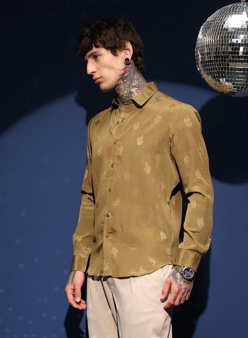 Campus Sutra Men's Olive Green Lotus-Texture Shirt For Casual Wear | Spread Collar | Long Cuffed Sleeves | Button Closure | Shirt Crafted With Comfort Fit For Everyday Wear  - Image 3