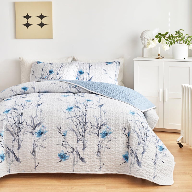 Flysheep Botanical Quilt Set 3 Pieces King Size, Blue Flower Branch on White Reversible Bedspread Coverlet Set, Soft Microfiber Lightweight Bed Cover for All Season (102" x 90", 1 Quilt+ 2 Pillow Shams) - Image 4
