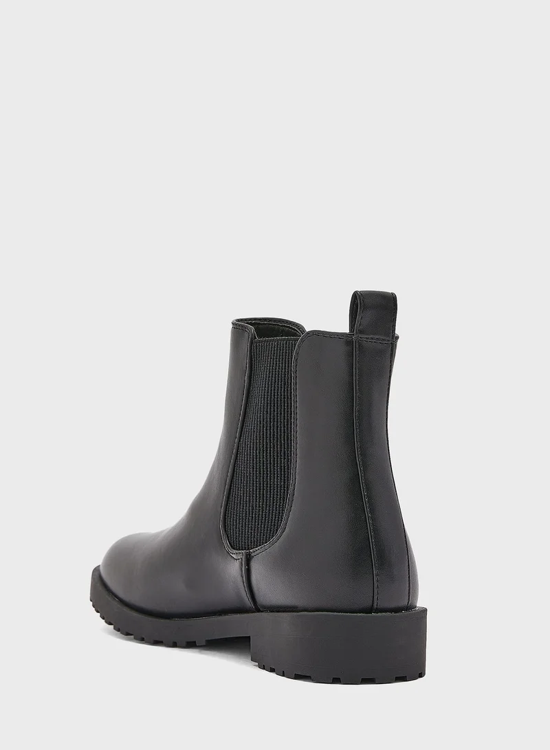 NEW LOOK Chelsea Flat Boots