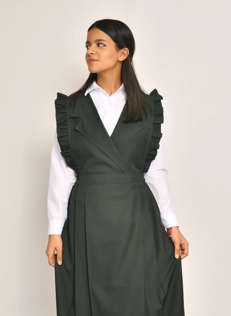 HAWRAA ABAYA Blazer collar apron with ruffles on the shoulders and side pleats at the bottom