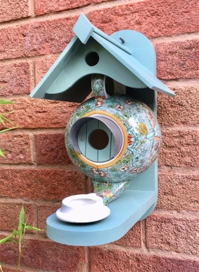 Generic Teapot Bird House and Feeder, Outdoor Teapot Bird House Feeder Wall Mount, Hummingbird Feeder, Bird House, Wild Bird House, Garden Yard Decor, Large Teapot Shape Bird Feeder House  - Image 1