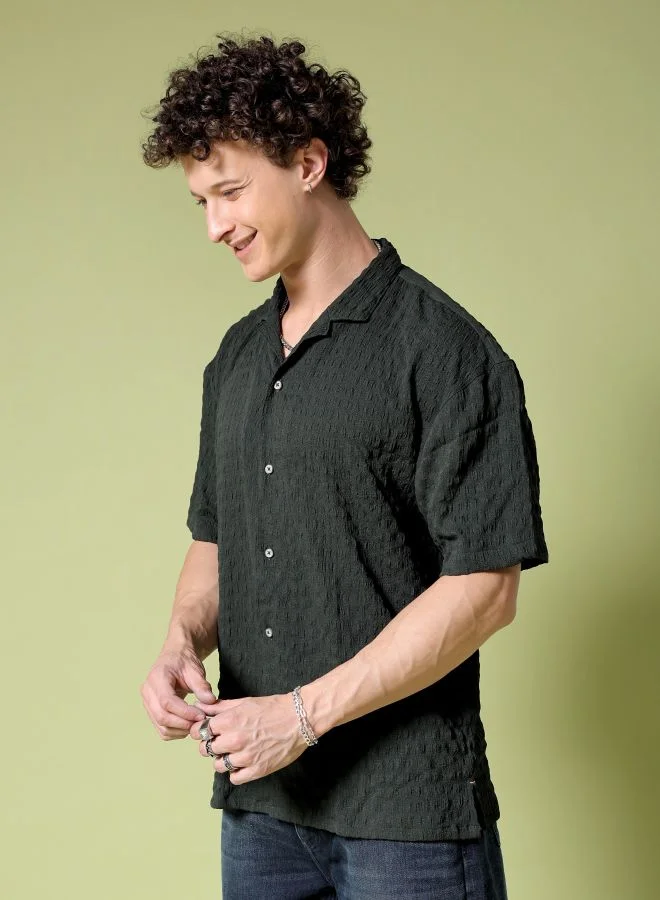 شركة المرآب الهندية Men Relaxed Fit Self Design Half Sleeves Cuban Collar Resort Wear Shirt