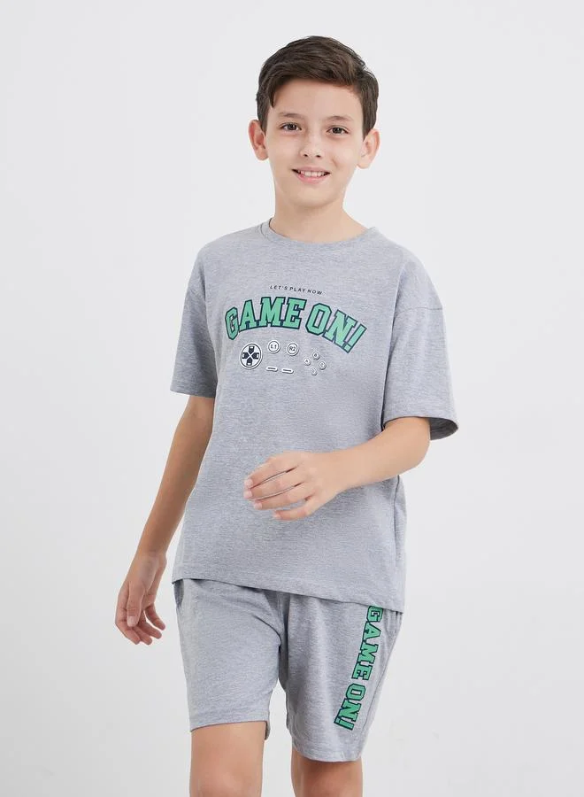 ستايلي طقم منسق من شورت وتيشيرت بطبعة جرافيك