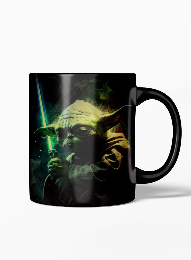 إم إي سي مج ستار وورز بيبي يودا باللون الأسود، 11 أونصة - Image 1