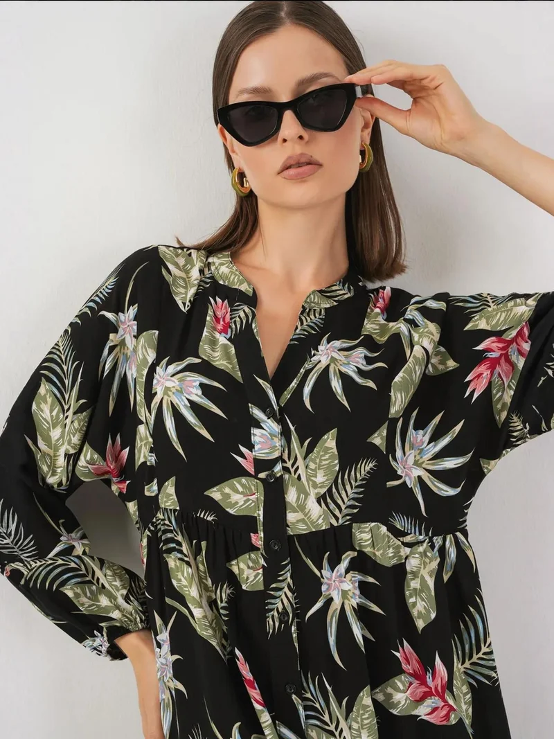 بيغ دارت فستان ماكسي مطبوع بياقة على شكل حرف  وأزرار