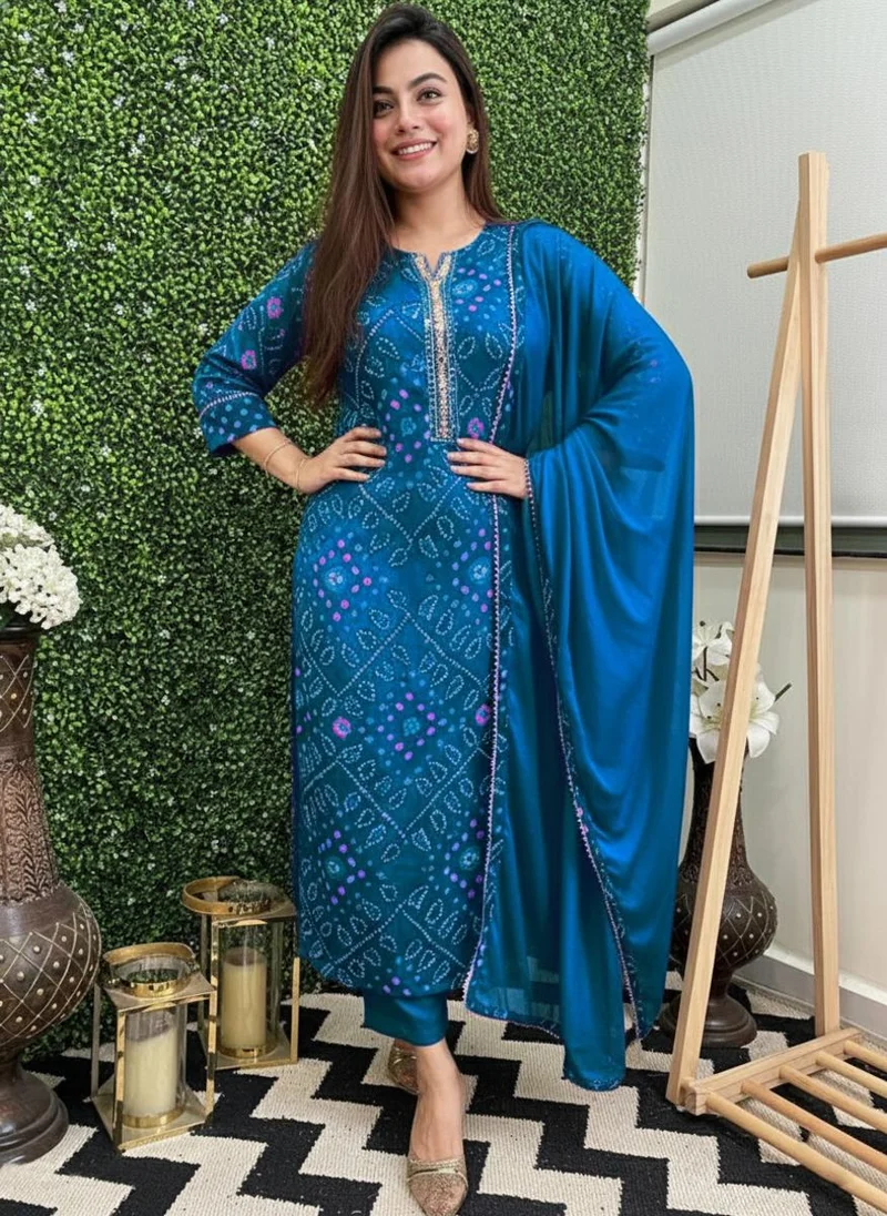 جو سريكي كورتا مطبوعة مستقيمة من GoSriKi بمزيج الرايون النسائي مع بنطال ودوباتا (TURAE CEROSIN-VKS01-GS_M_Dark Blue_Medium)