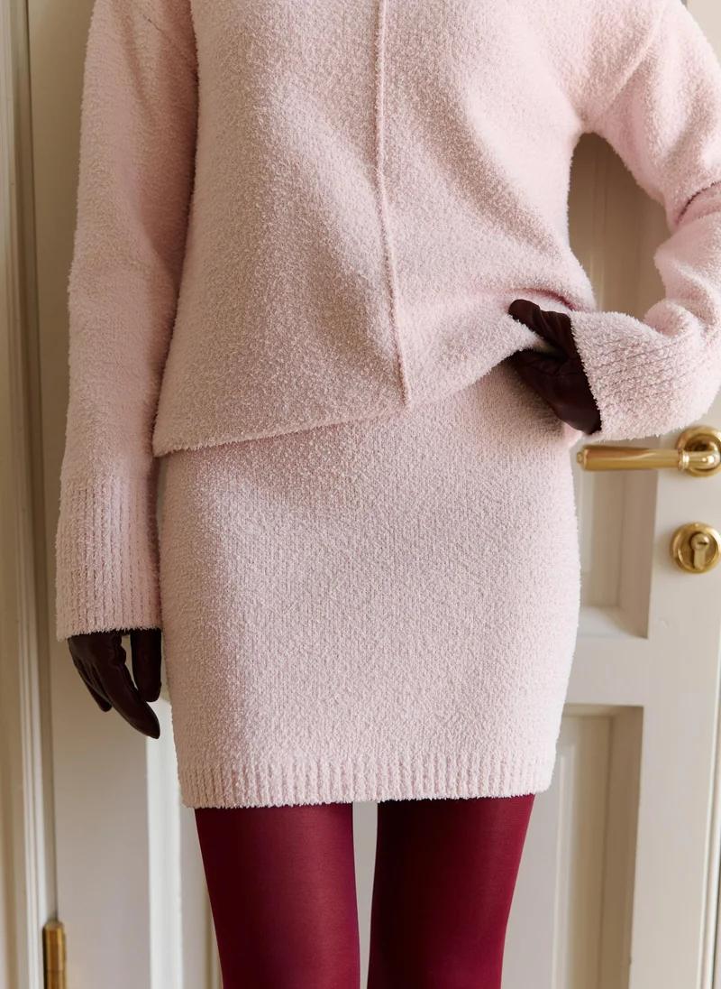 Textured knitted straight mini skirt