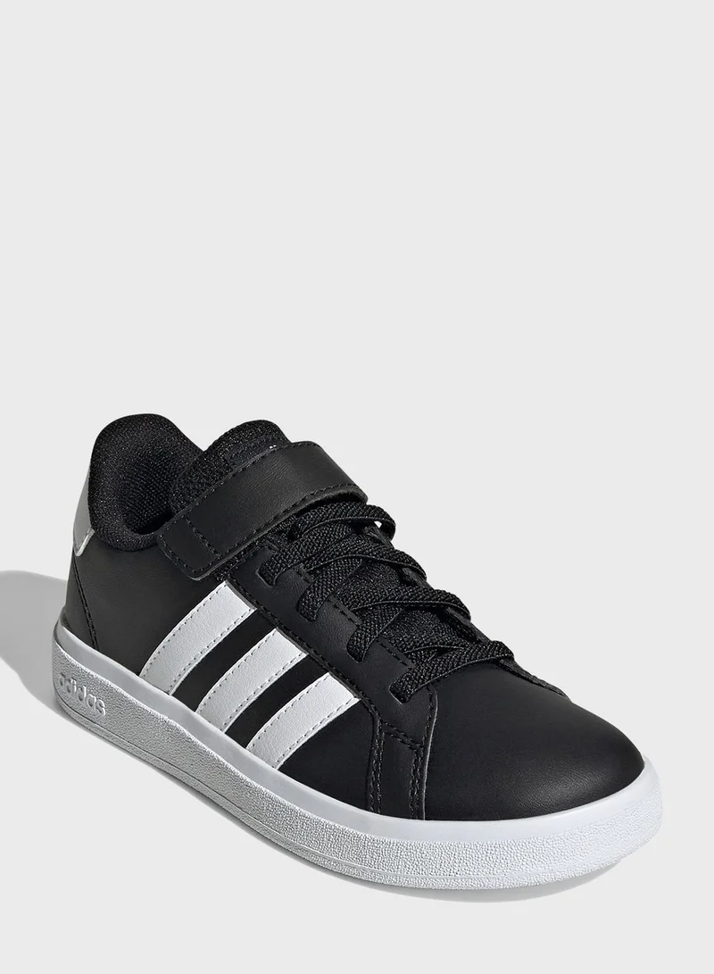 adidas حذاء Grand Court ذو رباط مطاطي وحزام علوي