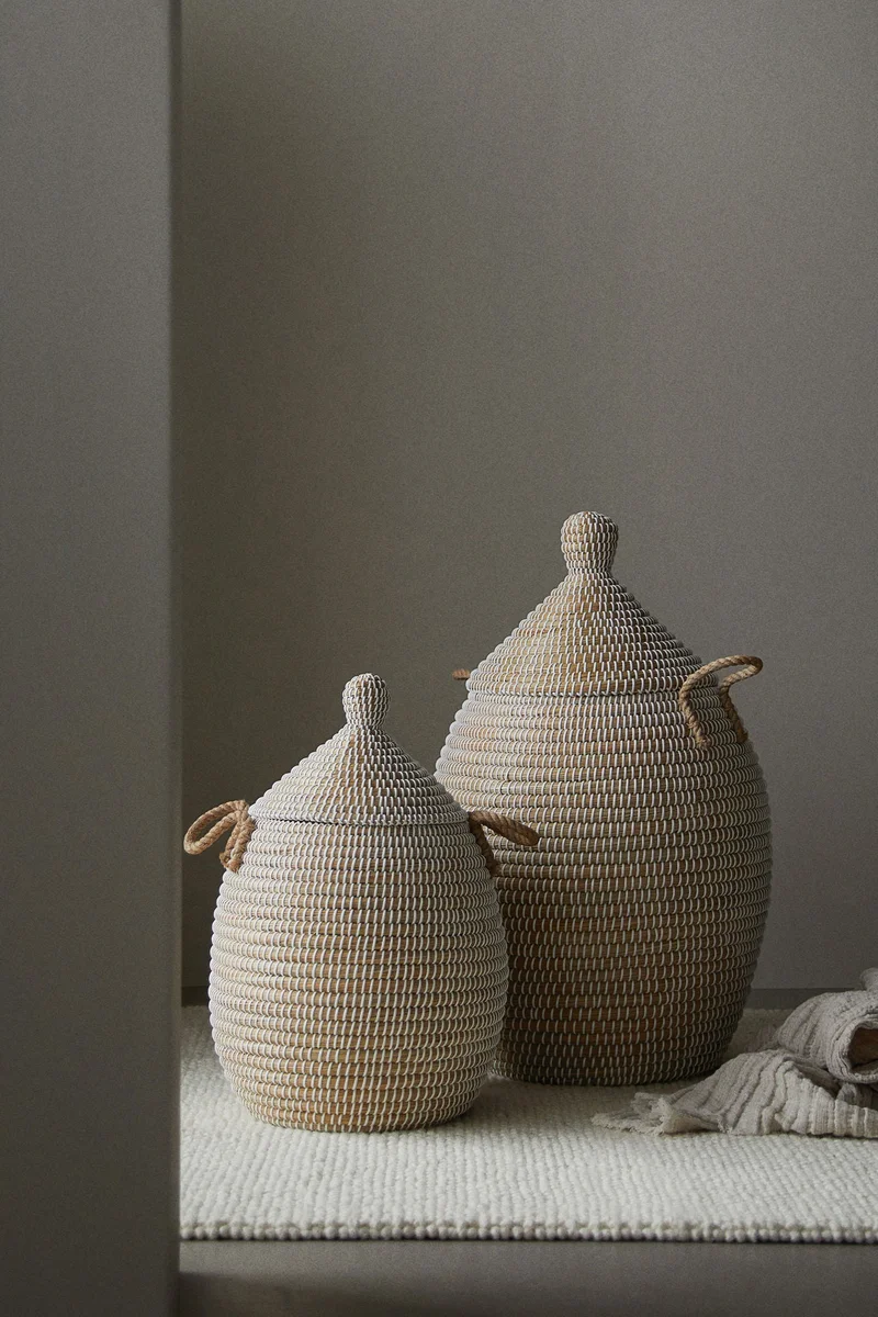 اتش اند ام Large lidded storage basket