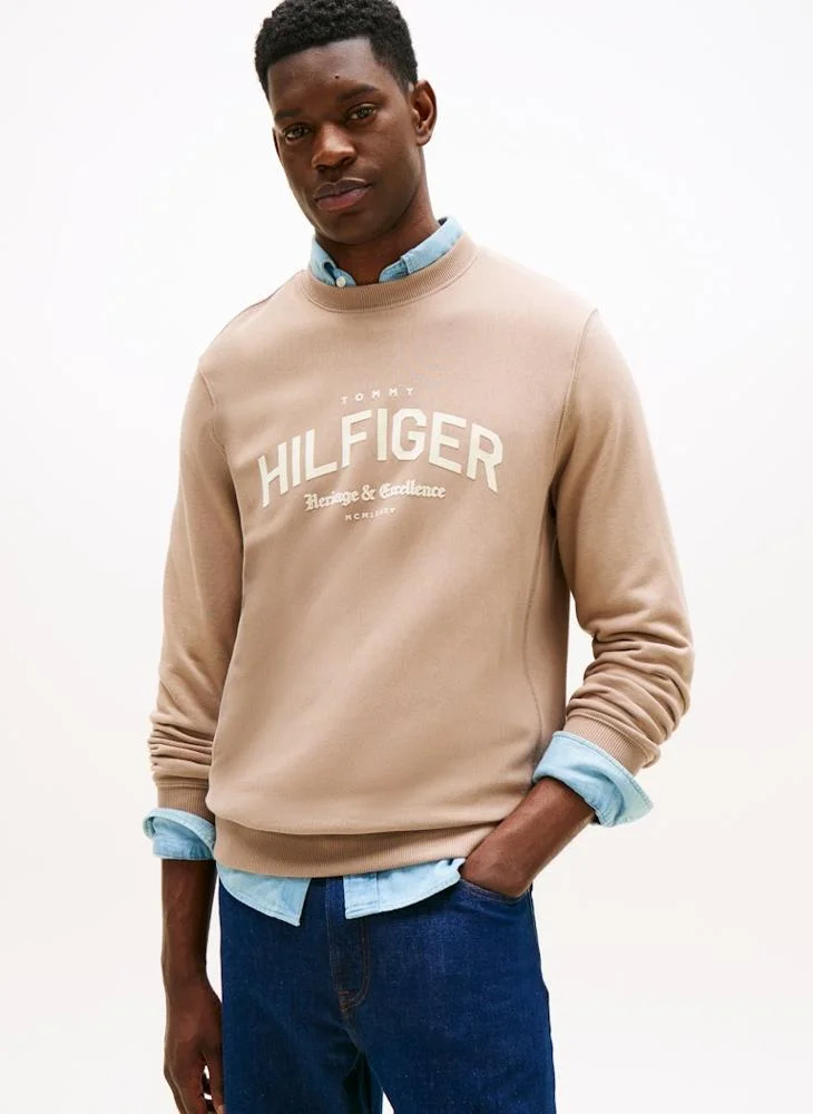 تومي هيلفيغر Arch Logo Terry Crew Neck Sweatshirt