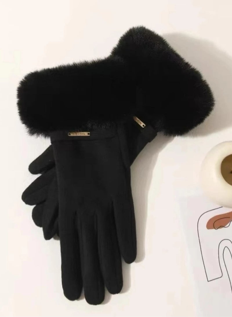 Women's winter gloves with faux fur cuffs to add a distinctive touch in the winter - Image 2