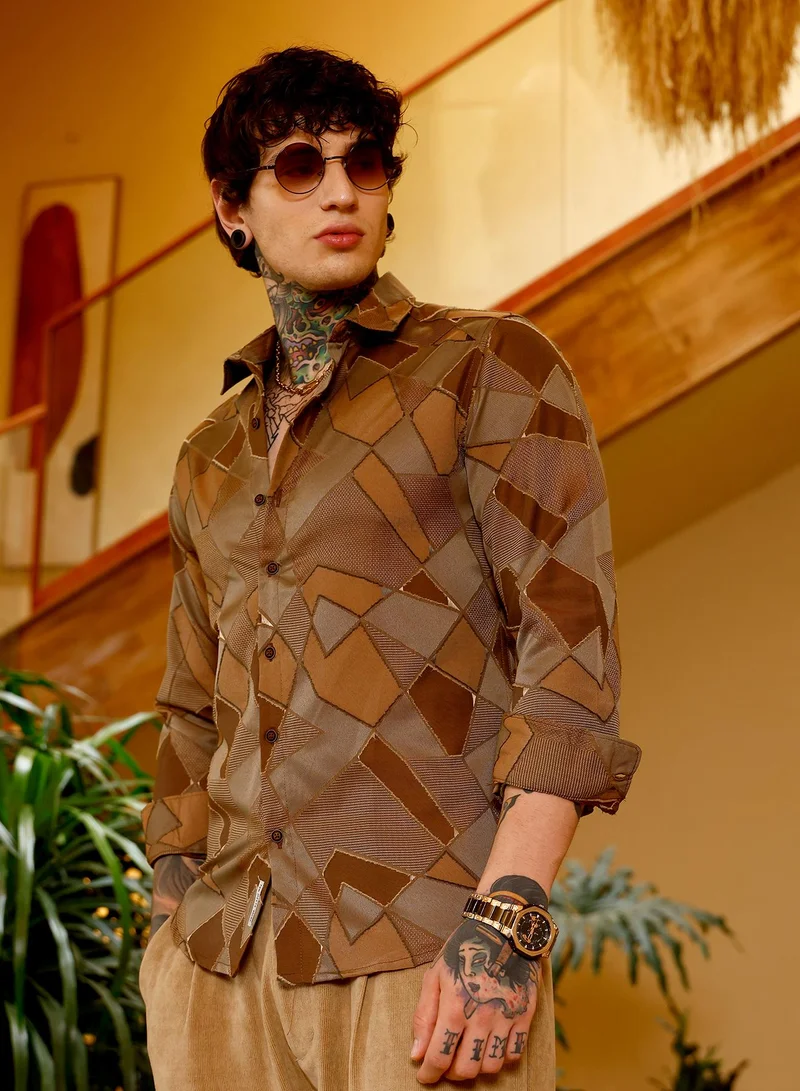 كامبوس سوترا Campus Sutra Men Block-Geometric Jacquard Shirt | Spread Collar Long Cuffed Sleeves | Button Closure Curved Hem | Geometric Jacquard | Woven Fabric For Casual & Party Wear | Peanut Brown