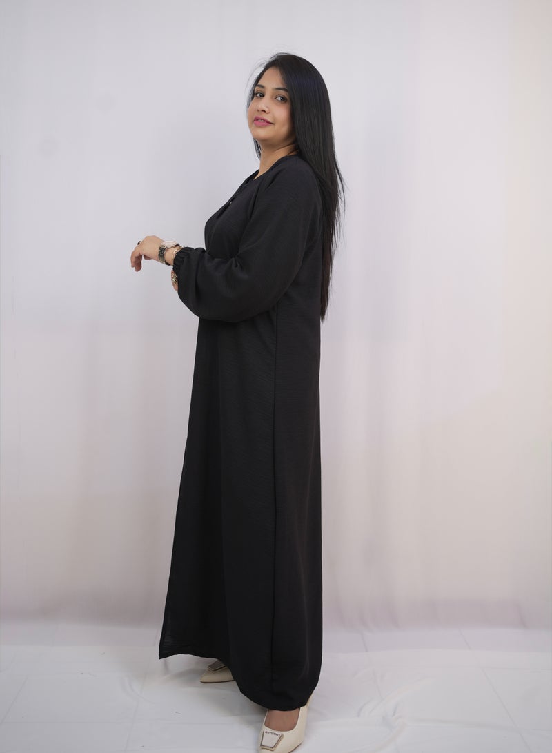 Al Batool Arabian Open Abaya of Stylish Cey Fabric with One-Button Closure - Image 2