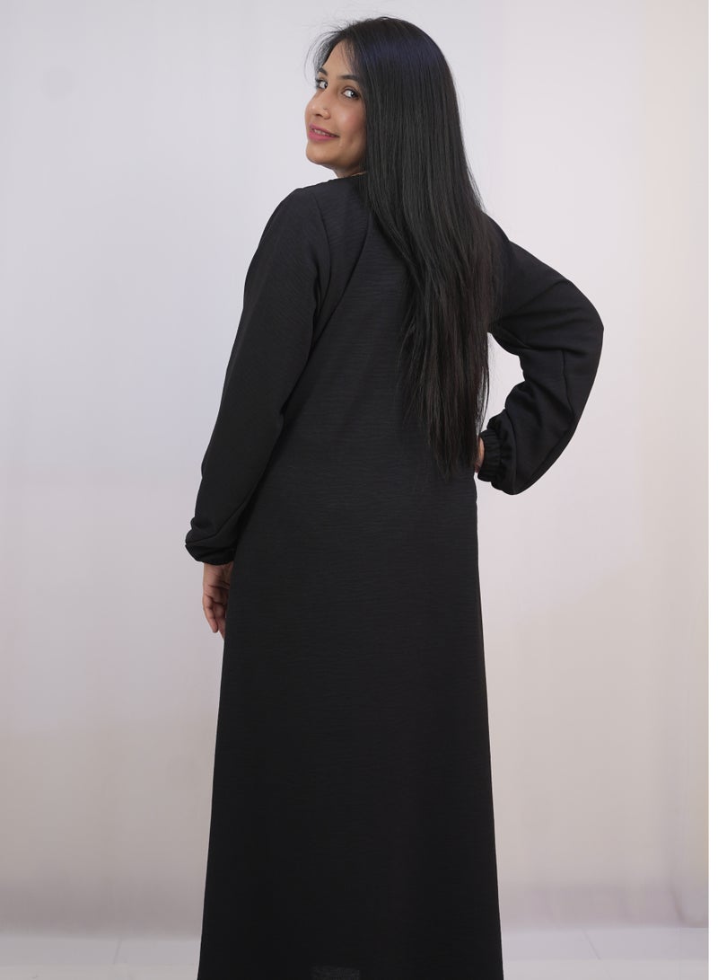 Al Batool Arabian Open Abaya of Stylish Cey Fabric with One-Button Closure - Image 4