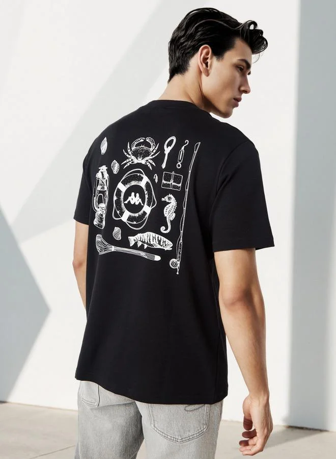 كابا تيشيرت بطبعة شعار كابا