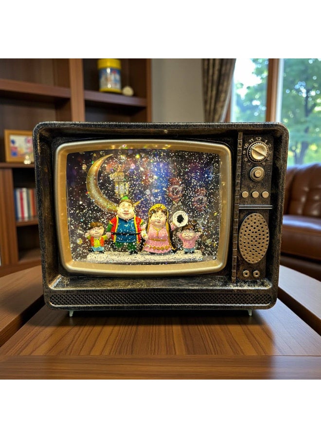 قطعة ديكور رمضانية فريدة على شكل تلفزيون كلاسيكي، بتجمع شخصيات  المحبوبة في مشهد دافئ تحت ضوء الهلال  ✨🌙  مناسب جداً لركن رمضاني مميز، أو كهديّة غير تقليدية تعبر عن الحنين والذكريات الحلوة.   خلي زينة رمضان السنة دي فيها لمسة نوستالجيا ولمعان خاص!