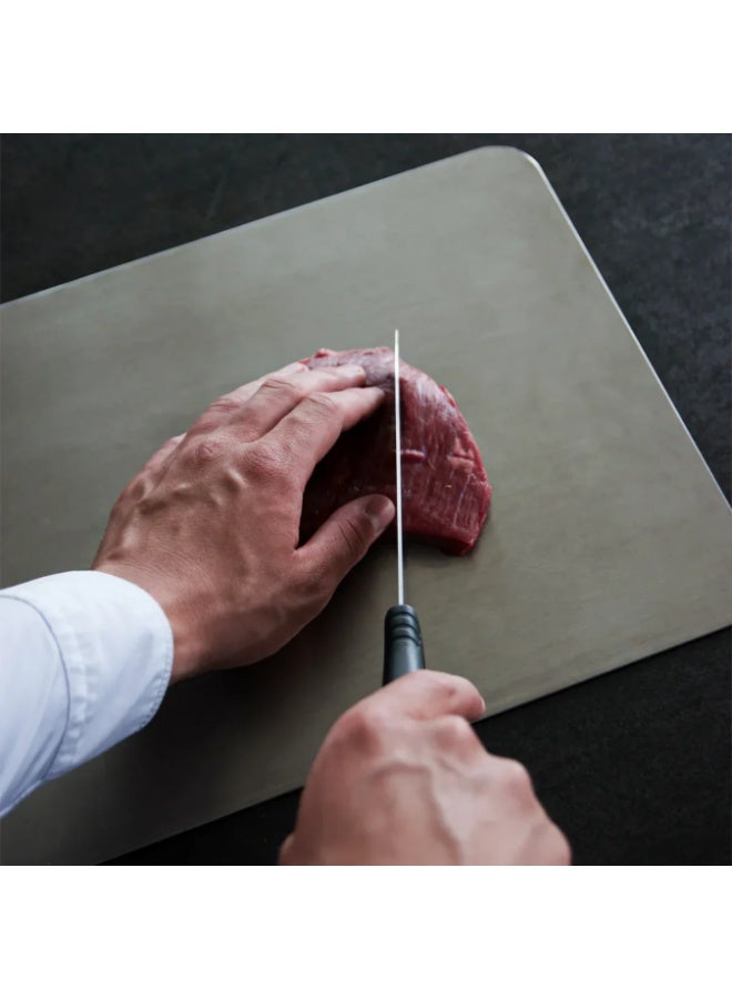 لوح تقطيع من التيتانيوم والفولاذ المقاوم للصدأ - لوح تقطيع فاخر مناسب للطعام للاستخدام في المطبخ - Image 2