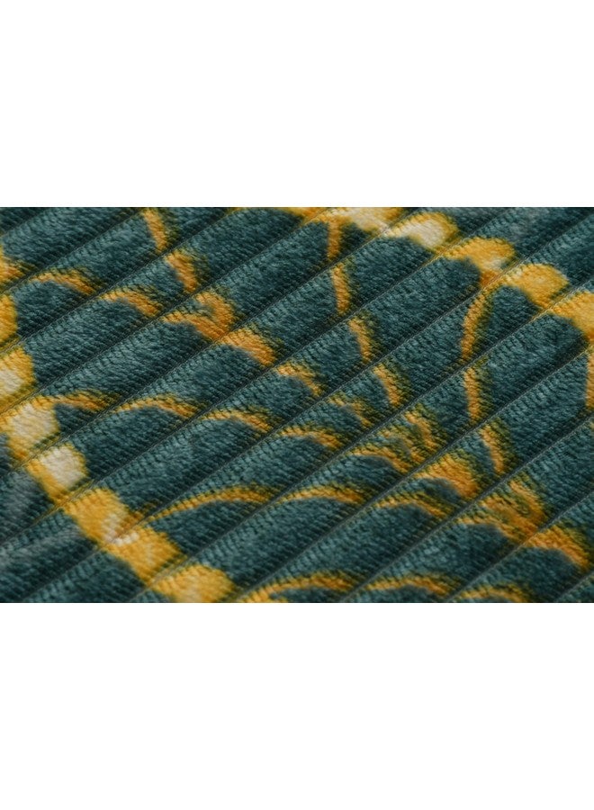 KAWI 350 TC Velvet Pencil Print 300 GSM Woolen Fleece Warm Flannel Double Bed Elastic Fitted King Size Bedsheet with 2 Zipper Pillow Cover (72"x78" X10") - Light Green Colour - Image 4