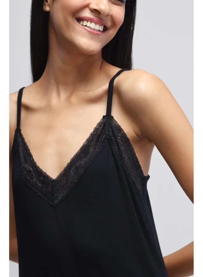 نسيسيرا Delicate Black Lace Short Dress